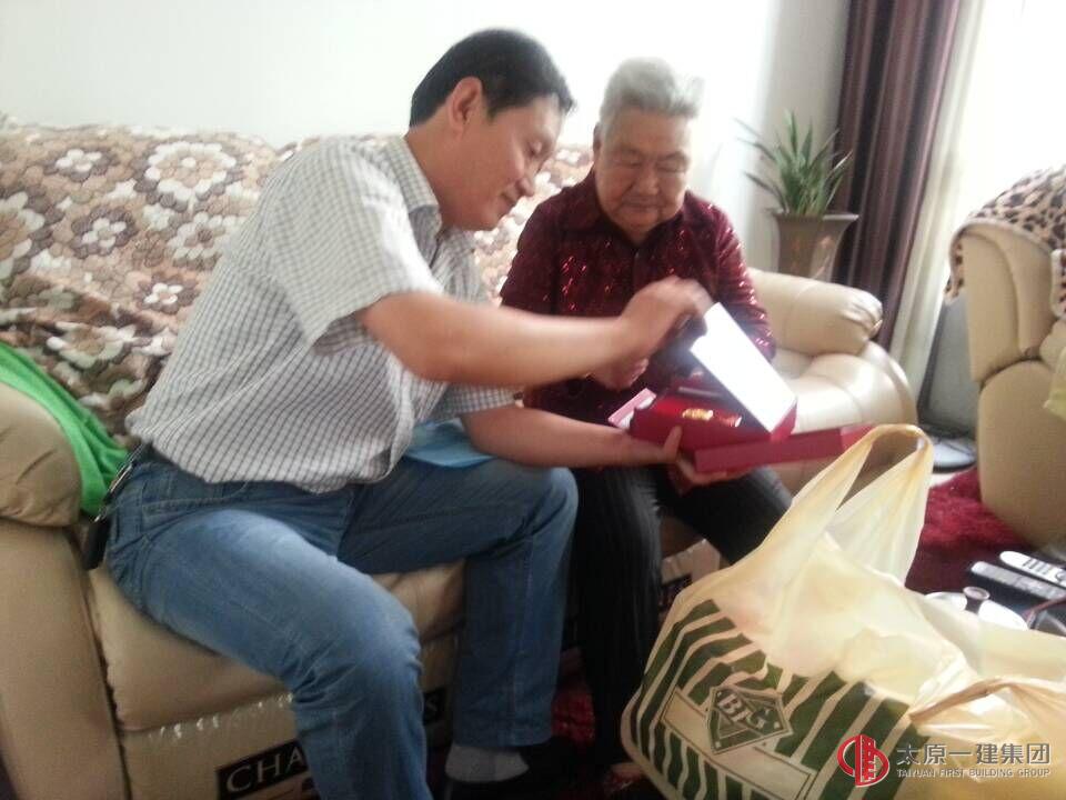 聆听抗战烽火情     激发爱国爱企志